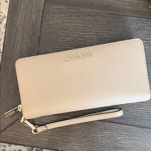 Michael Kors Pebbled Leather Wristlet Wallet in Light Beige with Gold Hardware